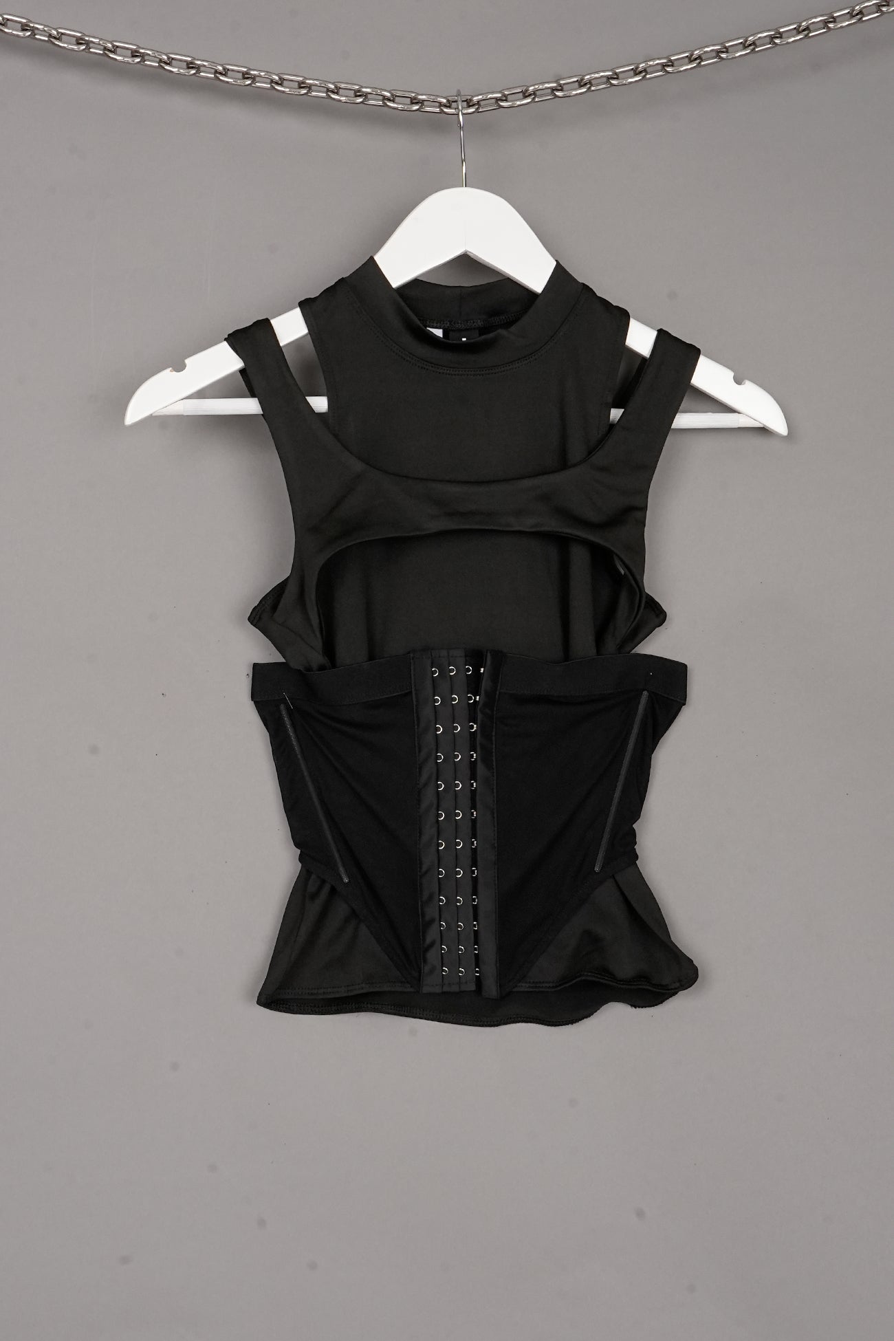 CONTOUR SHAPE TOP BLACK