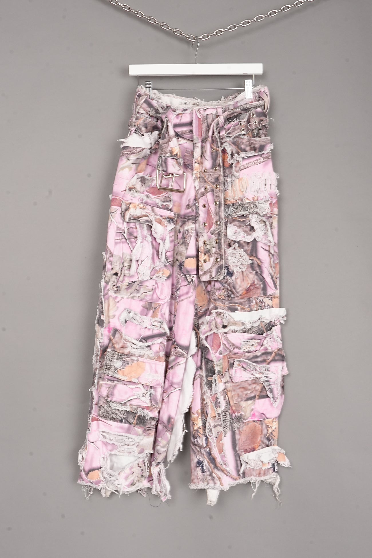 CAMOFLAGE DISTRESSED PANTS PINK
