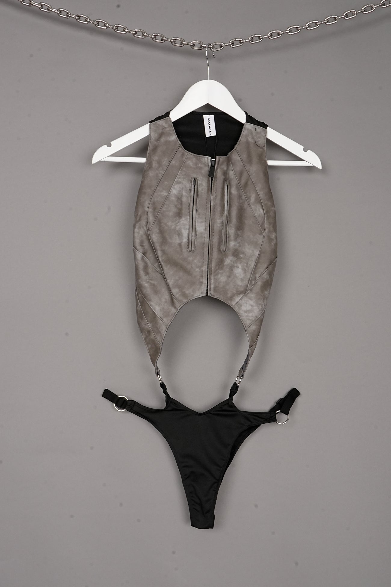 CUT OUT MOTO BODY GREY