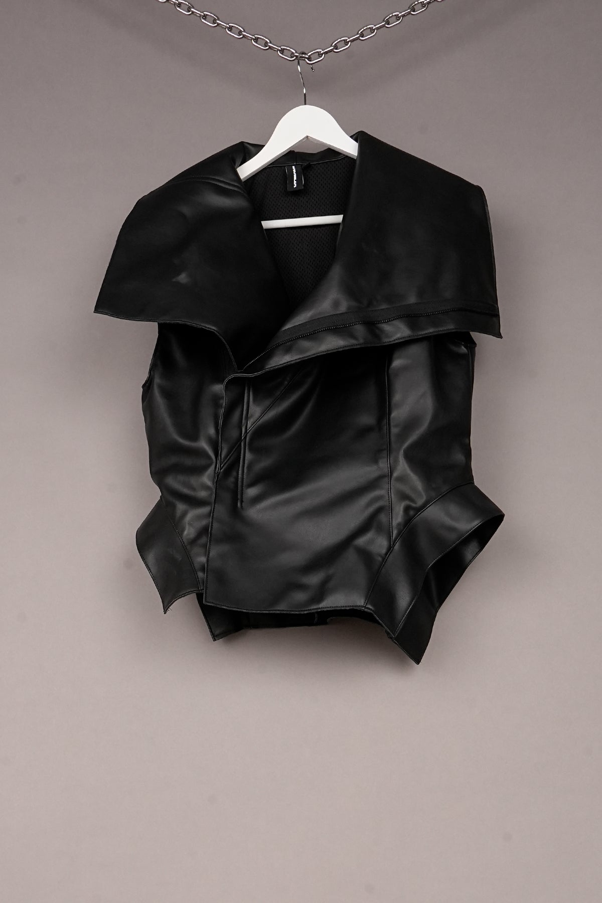 HIGH COLLAR VEST