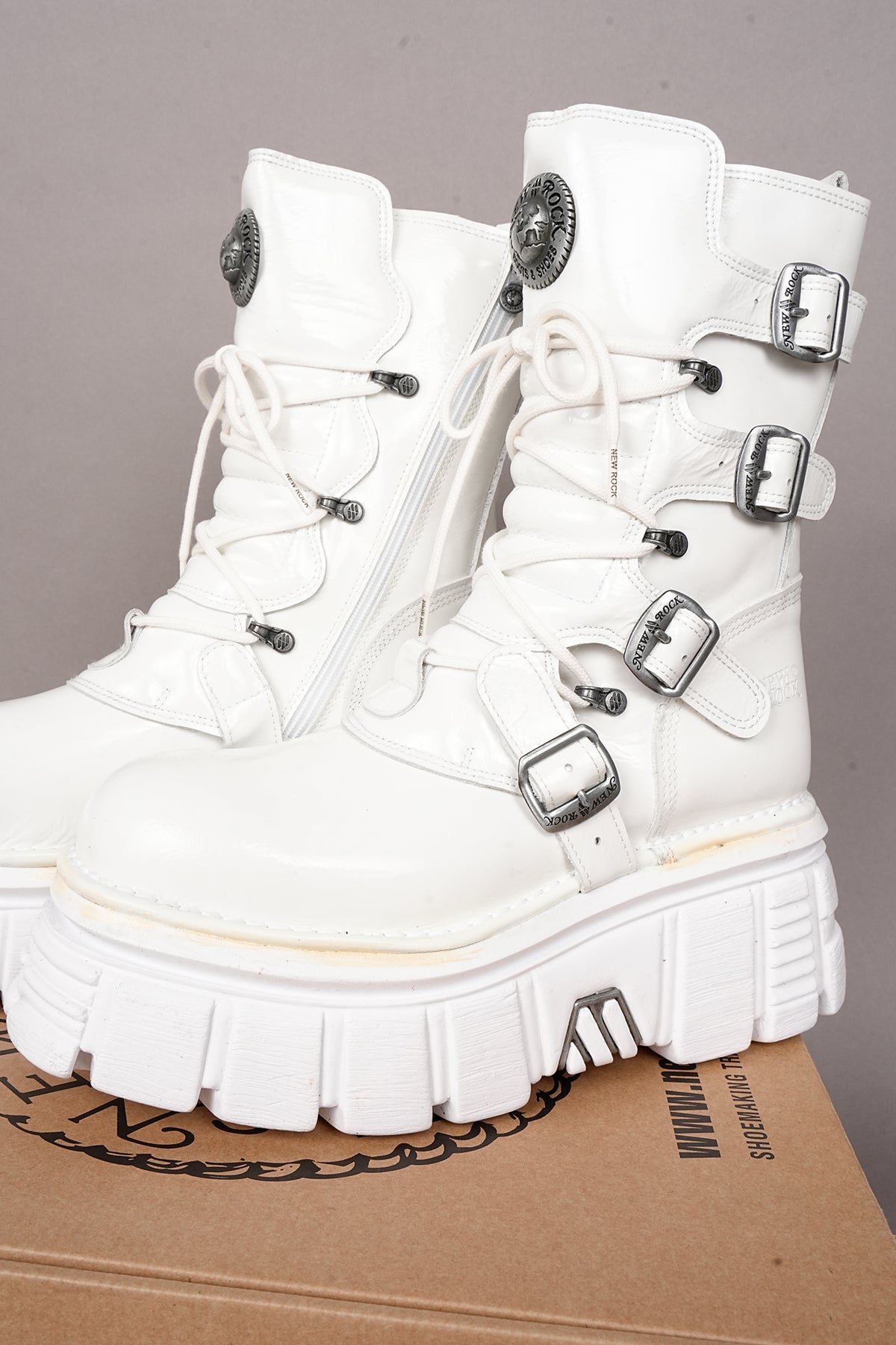WHITE NEW ROCK BOOTS SIZE 44