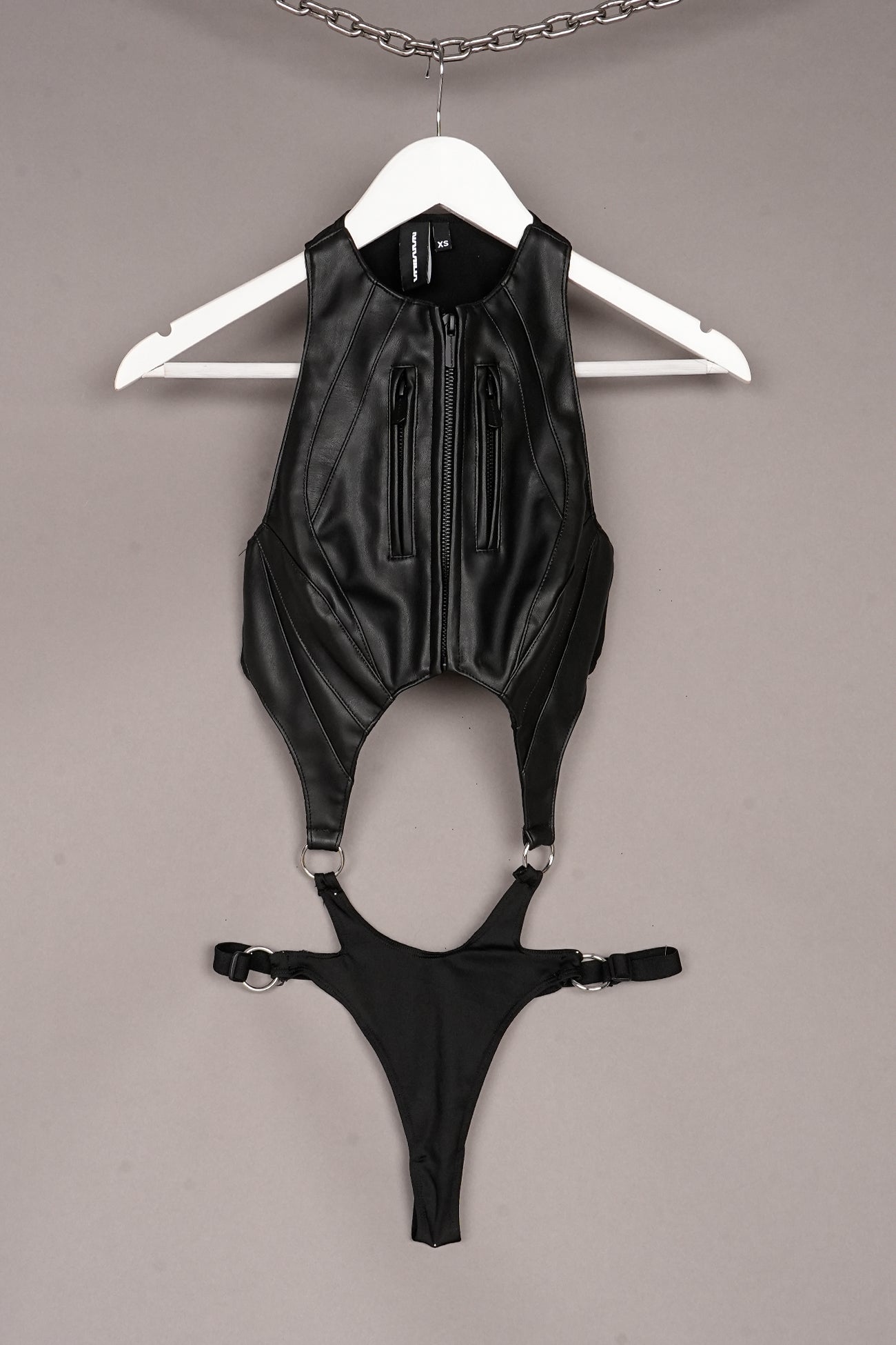 BLACK CUT OUT BODY - FLAT PANTY