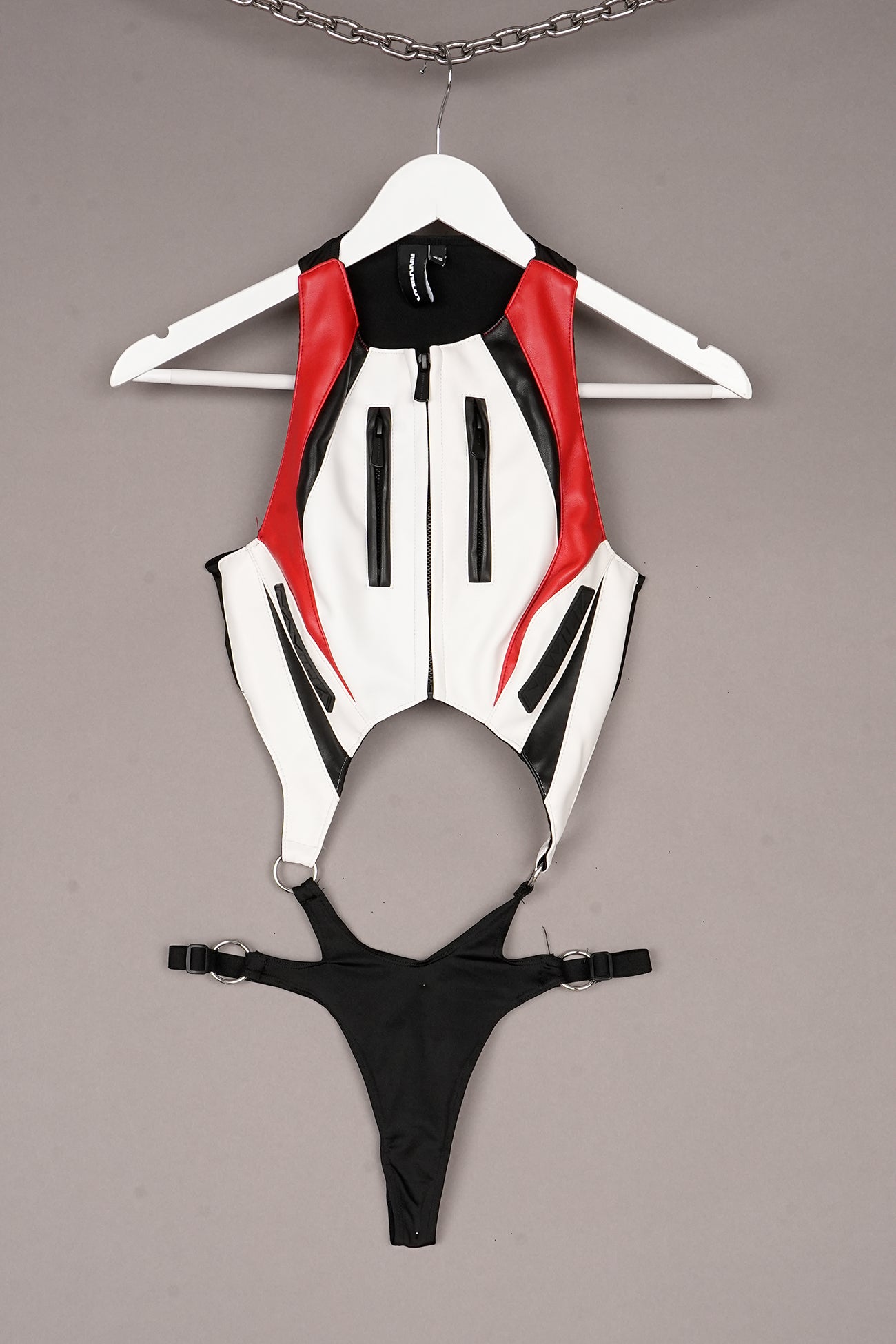 RED WHITE CUT OUT BODY - FLAT PANTY