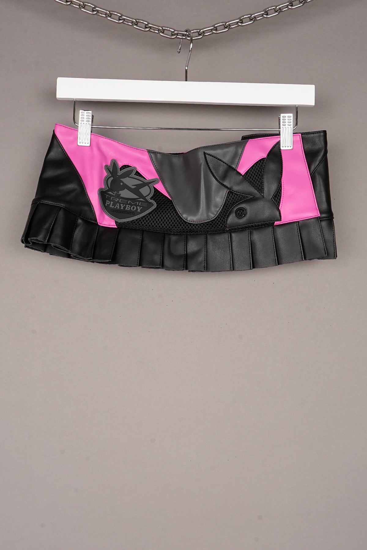 BLACK PINK PLAYBOY SKIRT