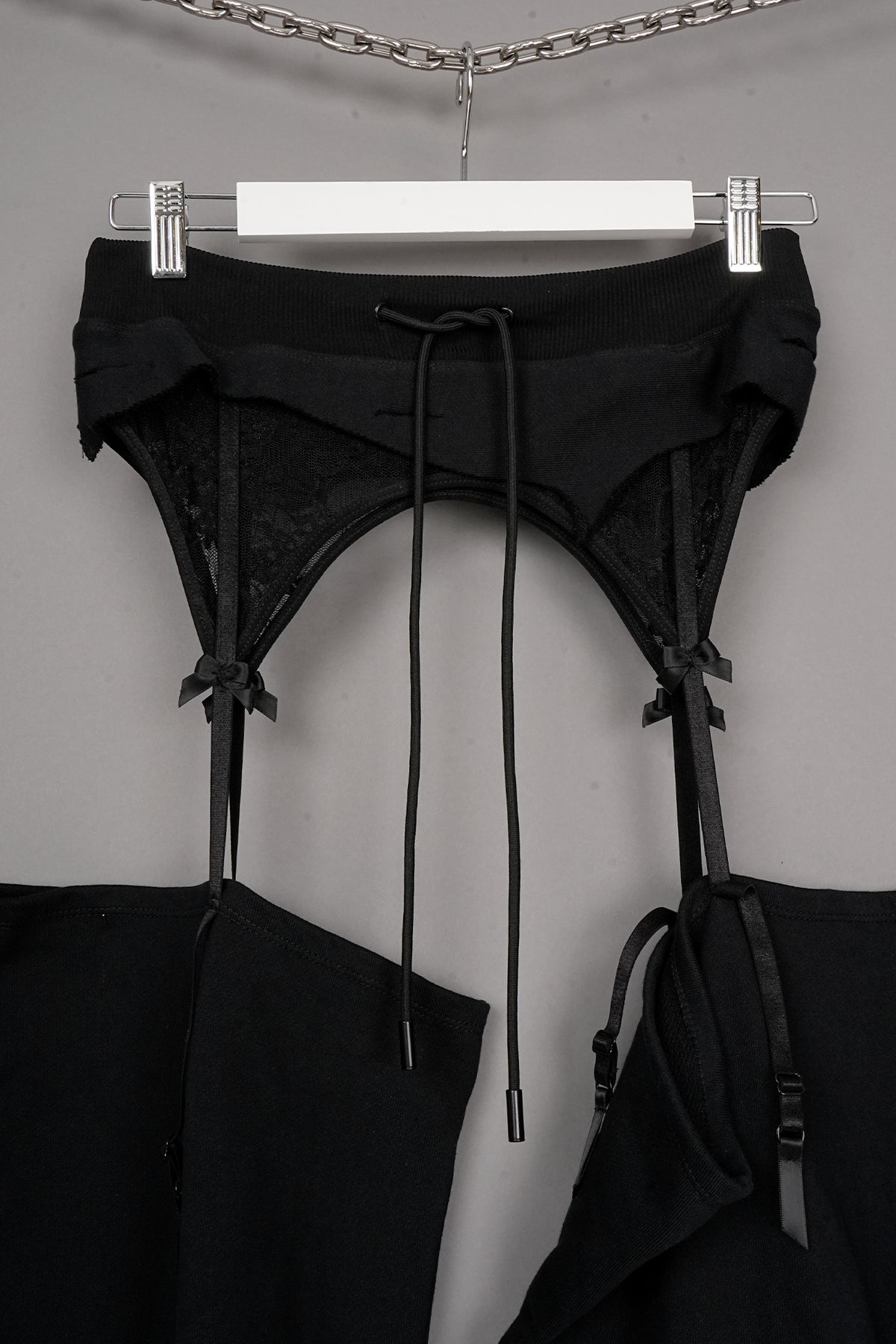 DECONSTRUCTED LACE JOGGER BLACK