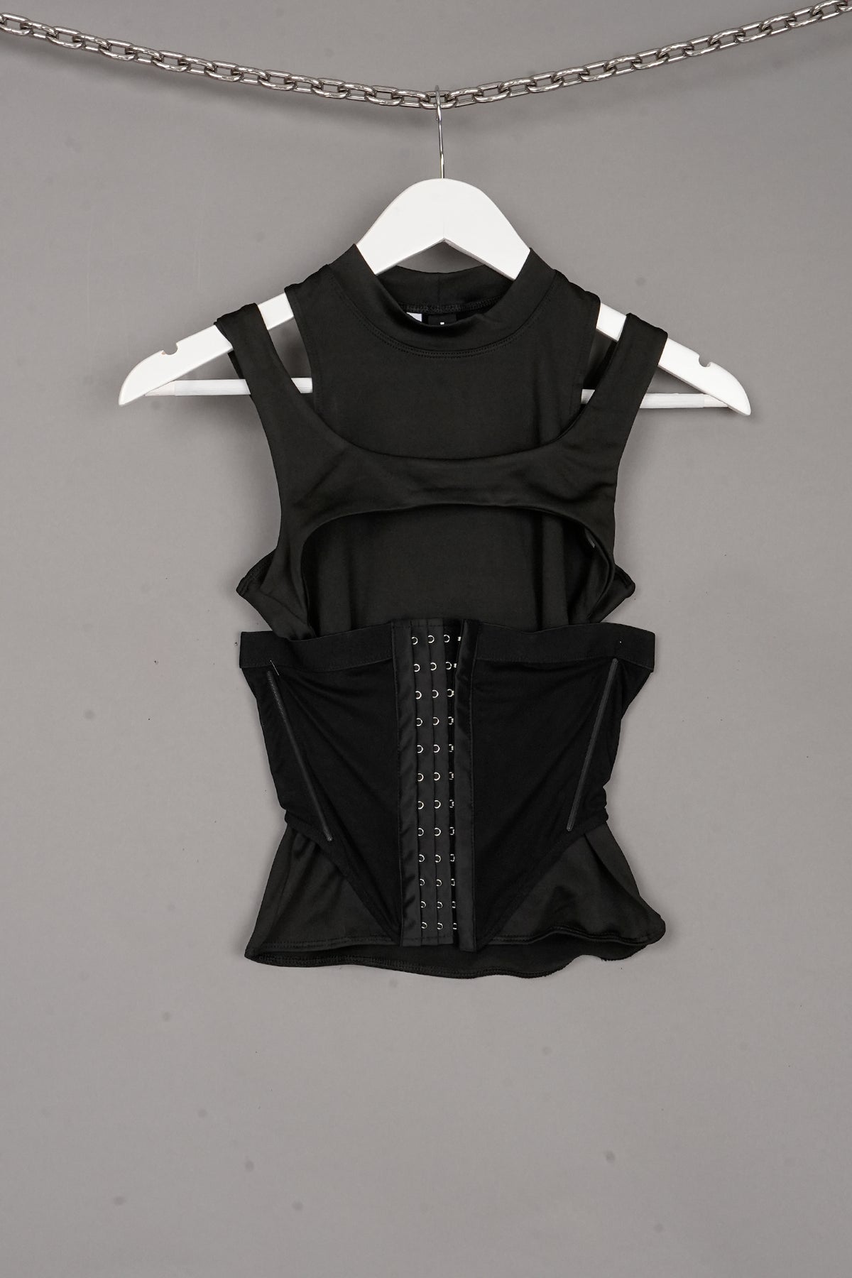 CONTOUR SHAPE TOP BLACK