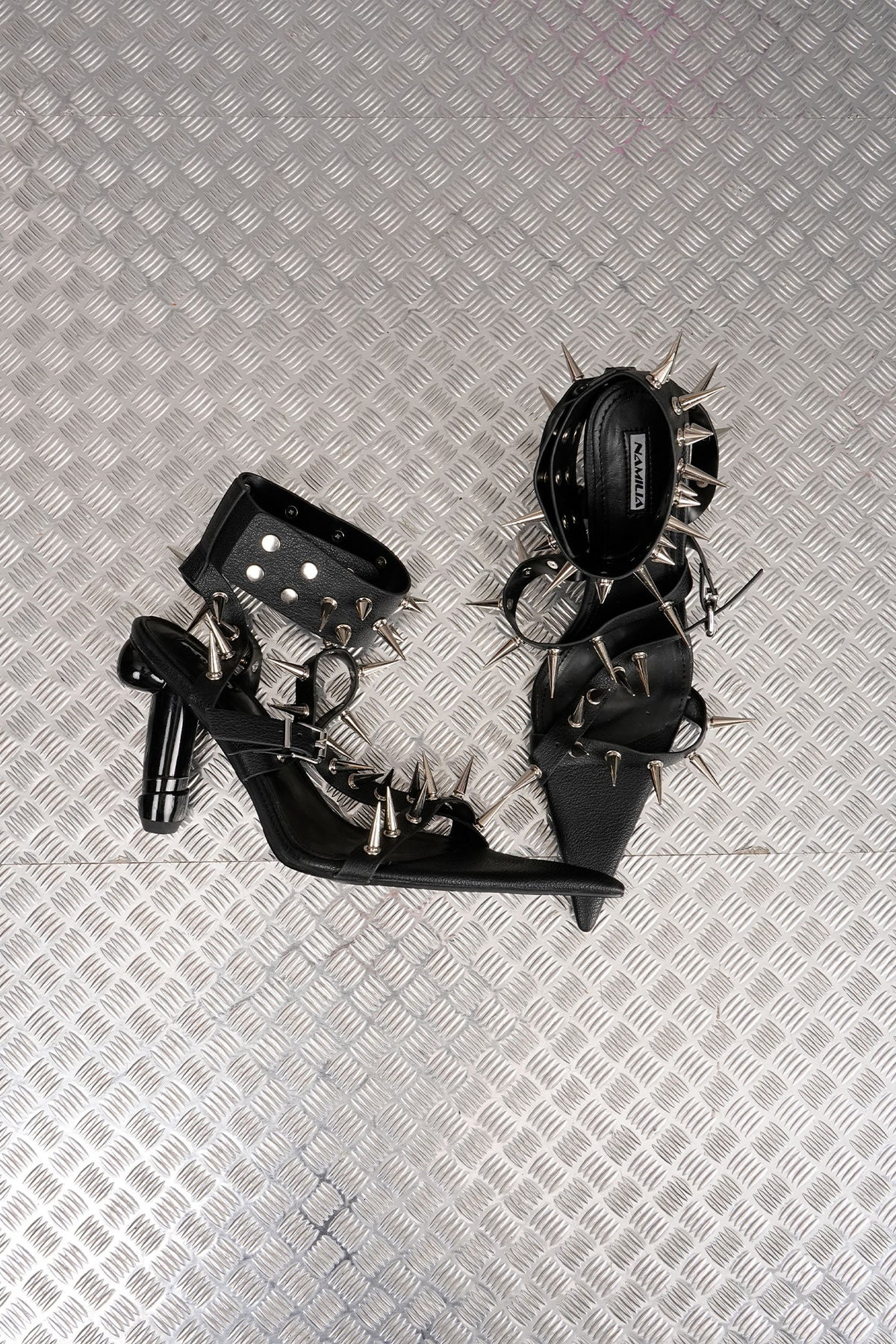 SPIKE DICK HEEL SANDAL