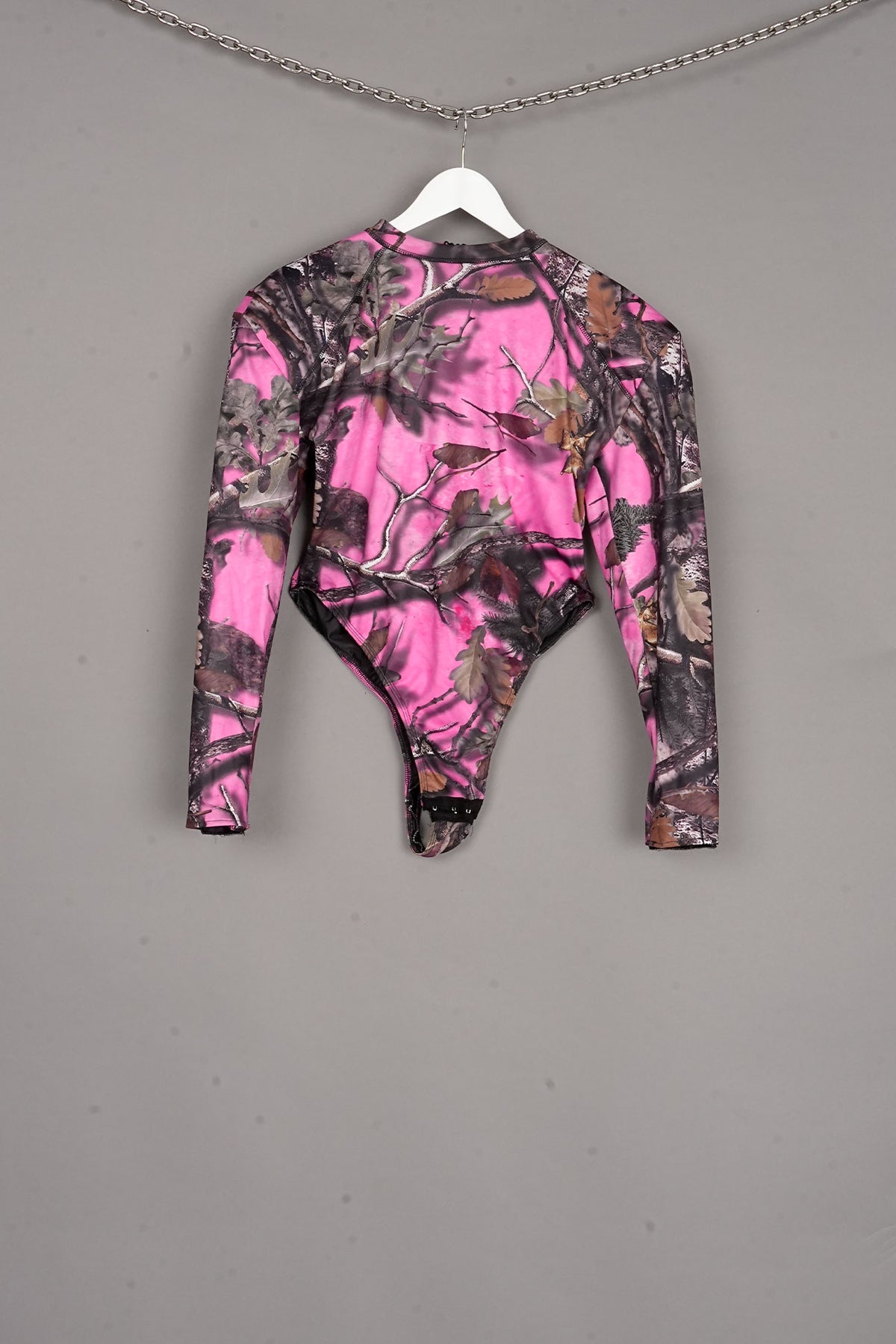 PADDED SHOULDER CAMO BODY