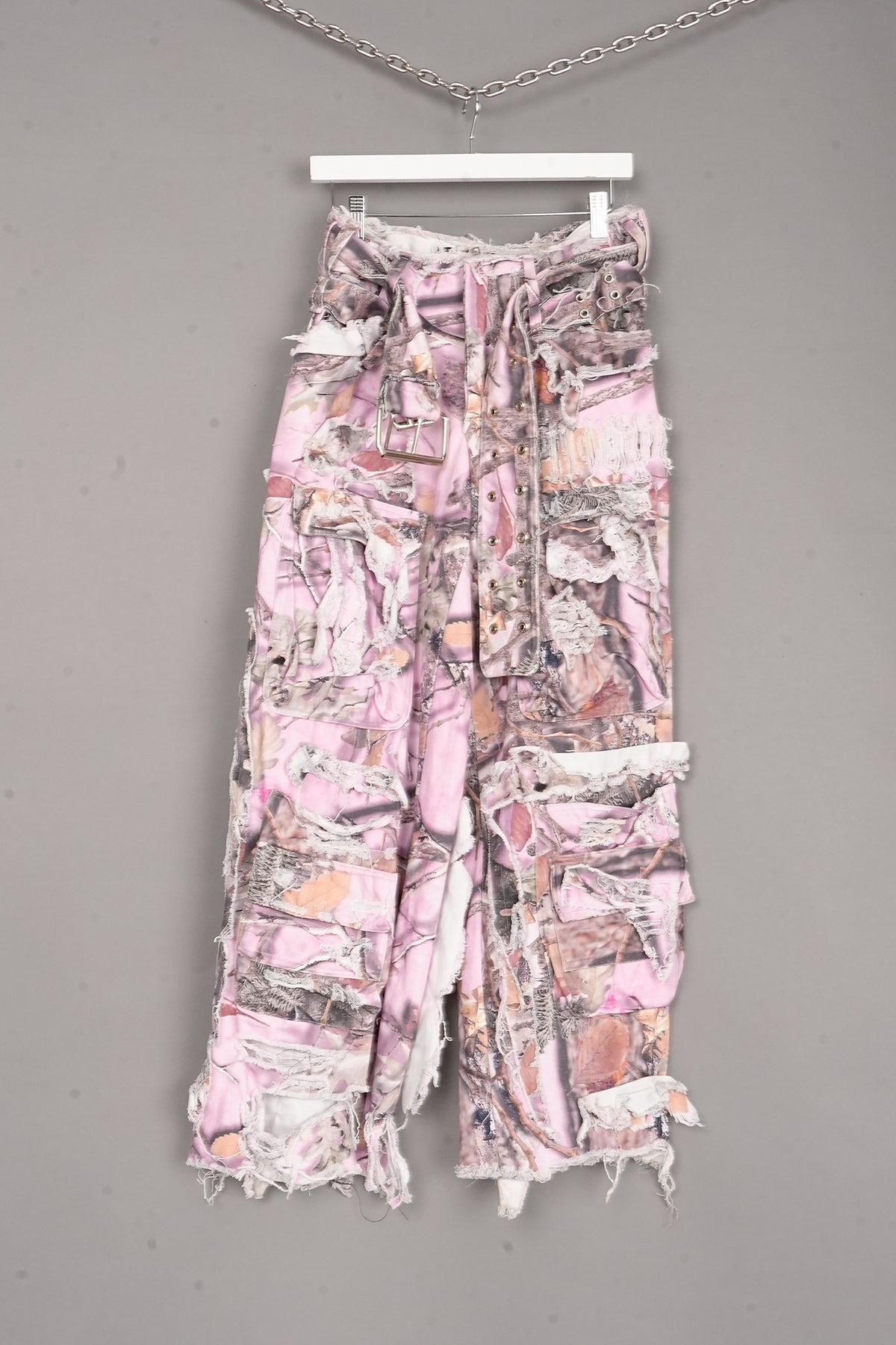 CAMOFLAGE DISTRESSED PANTS PINK