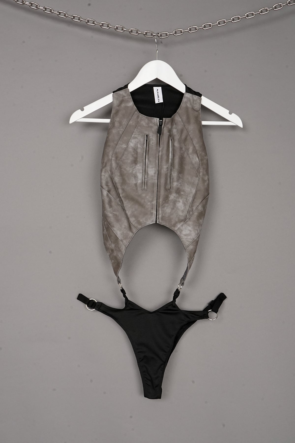 CUT OUT MOTO BODY GREY