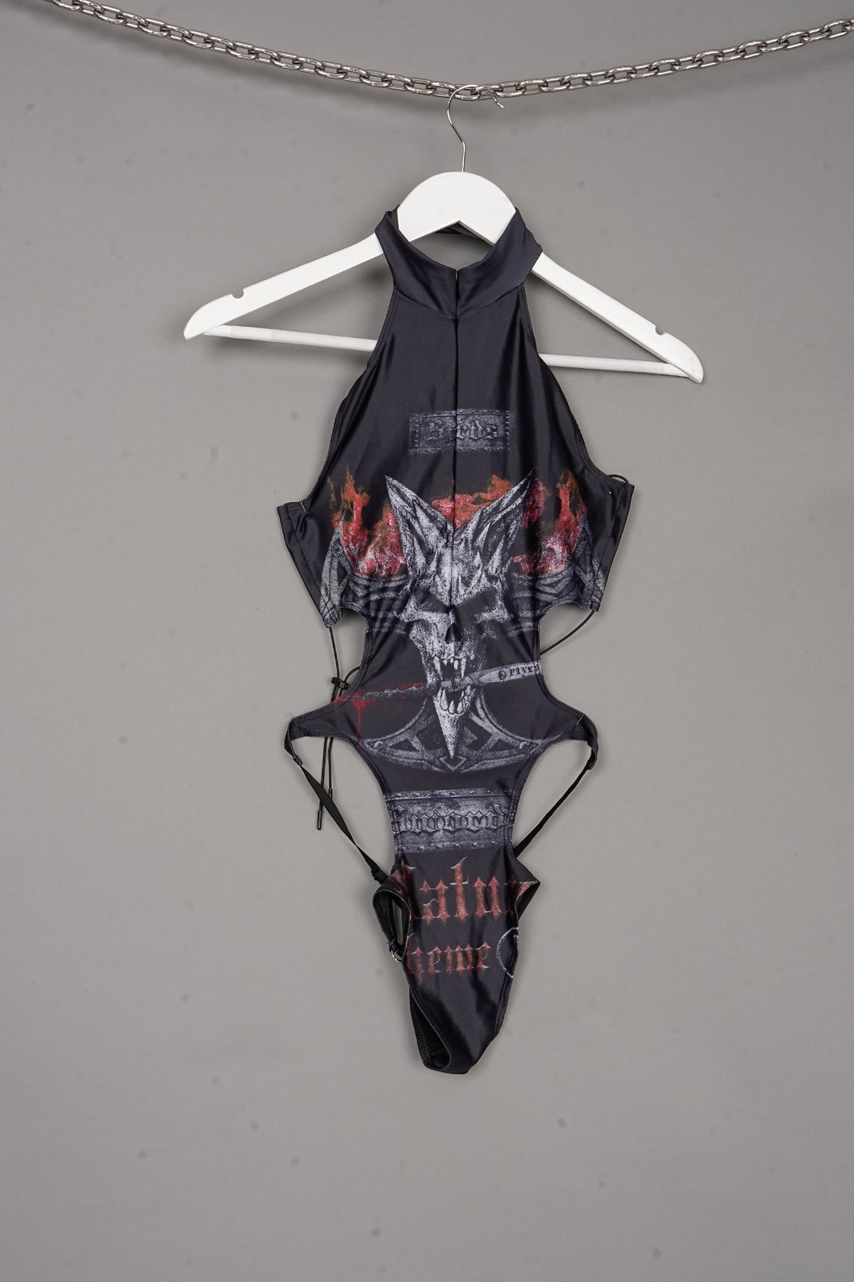 PRINTED CUT OUT STRING BODY - ONE-OFF