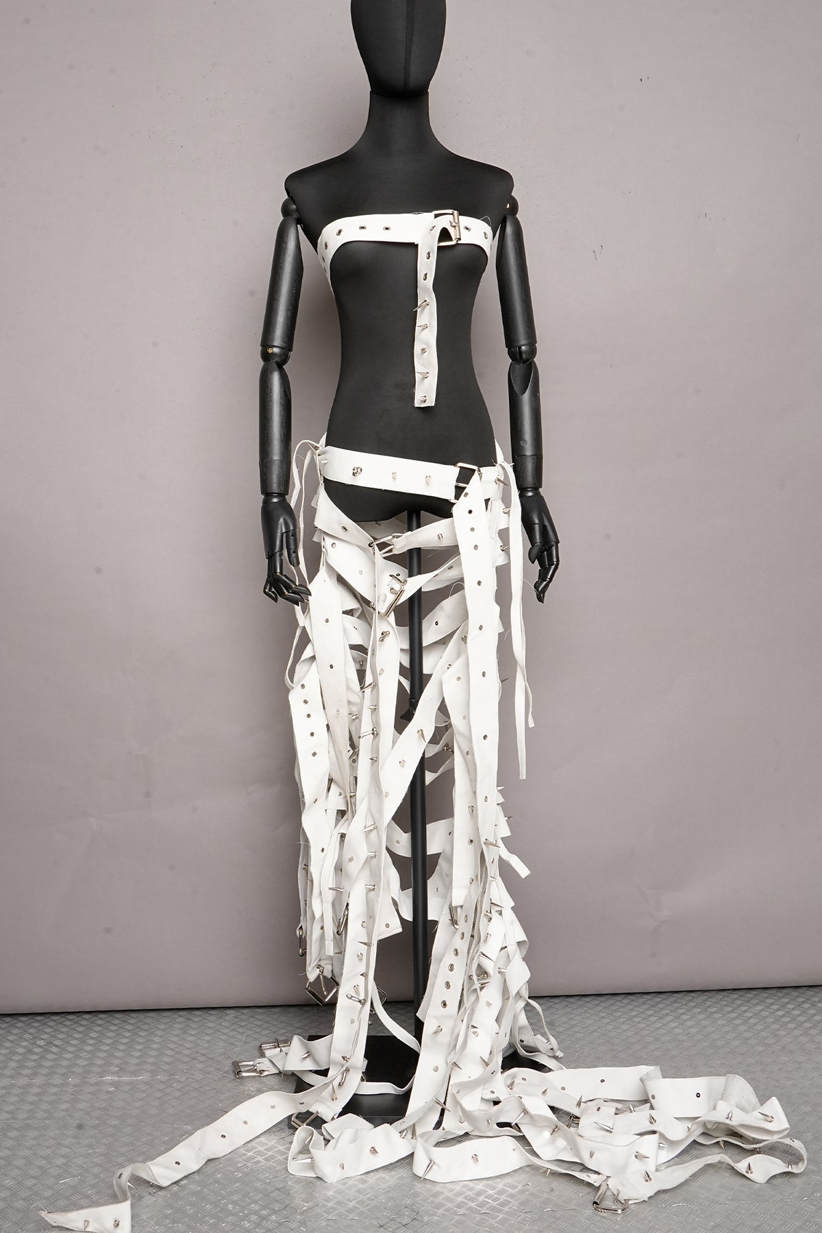 RUNWAY DECONSTRUCTED SPIKED BELT LOOK